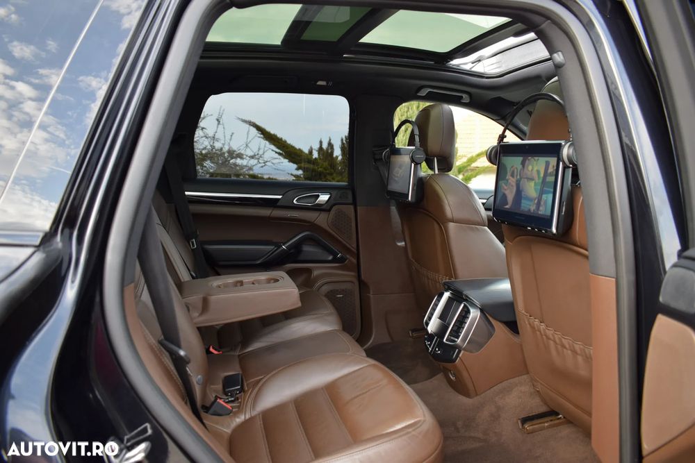 Porsche Cayenne 4.2 L S - 10