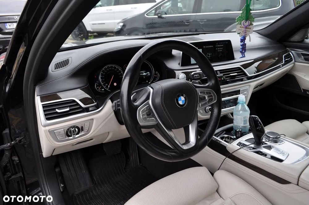 BMW Seria 7 750Ld xDrive - 13