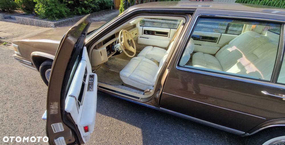 Cadillac Deville - 9