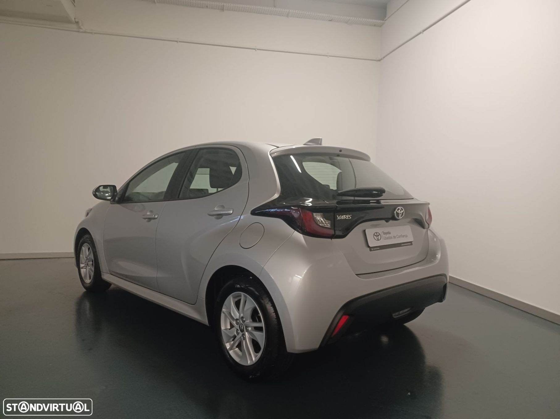 Toyota Yaris 1.0 VVT-i Comfort Plus - 2