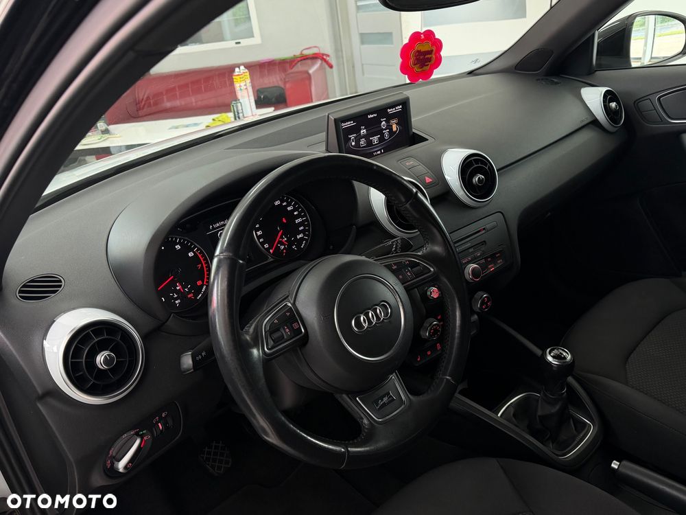 Audi A1 Sportback 1.2 TFSI S line edition m S line Sportpaket - 27