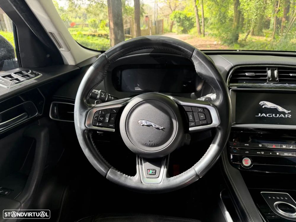 Jaguar F-Pace 20d Aut. R-Sport - 17