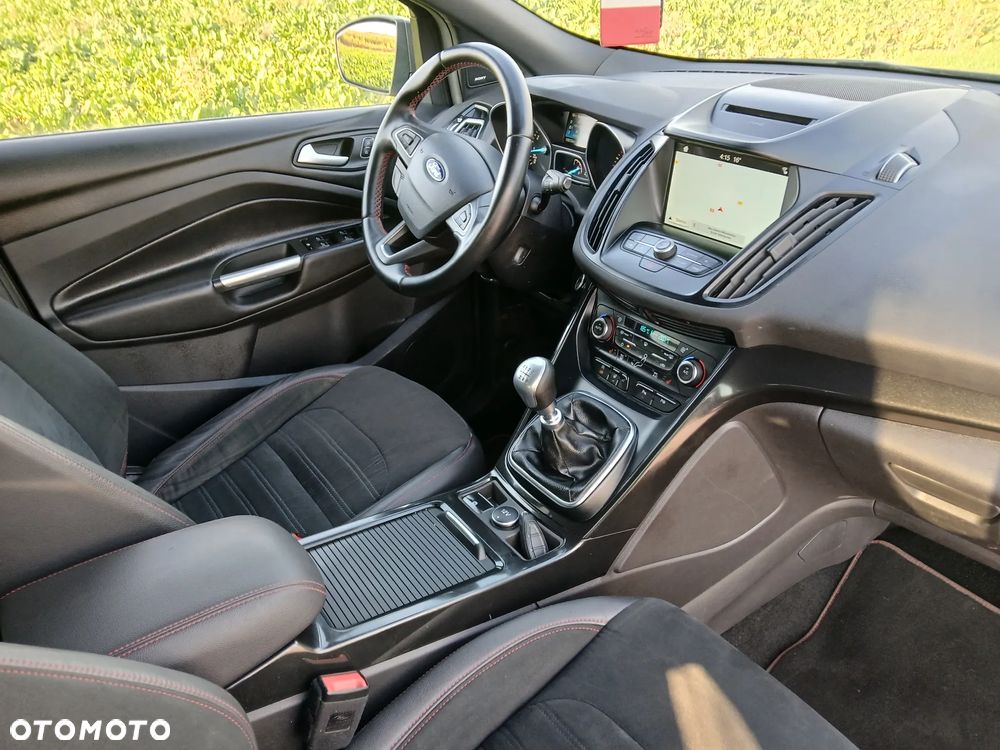 Ford Kuga 1.5 EcoBoost FWD ST-Line X - 36