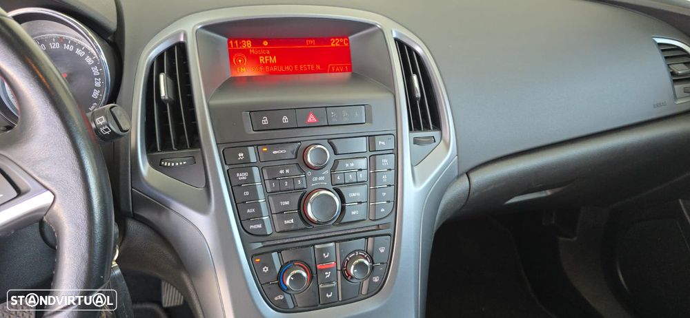 Opel Astra GTC - 25