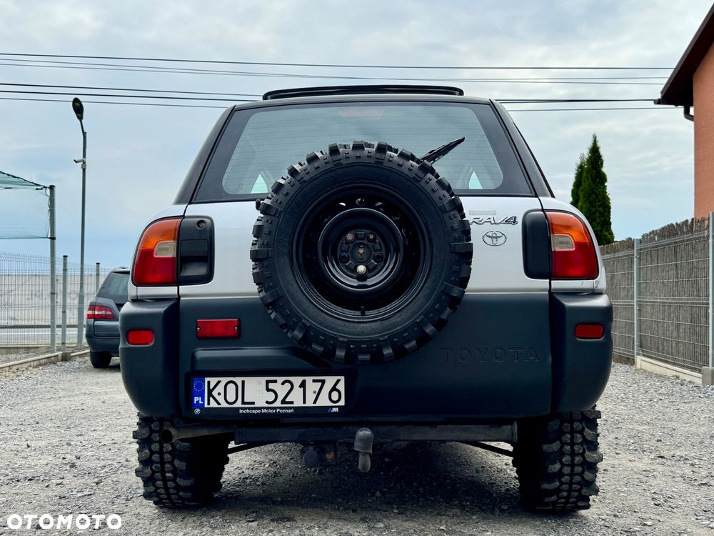 Toyota RAV4 2.0 - 6