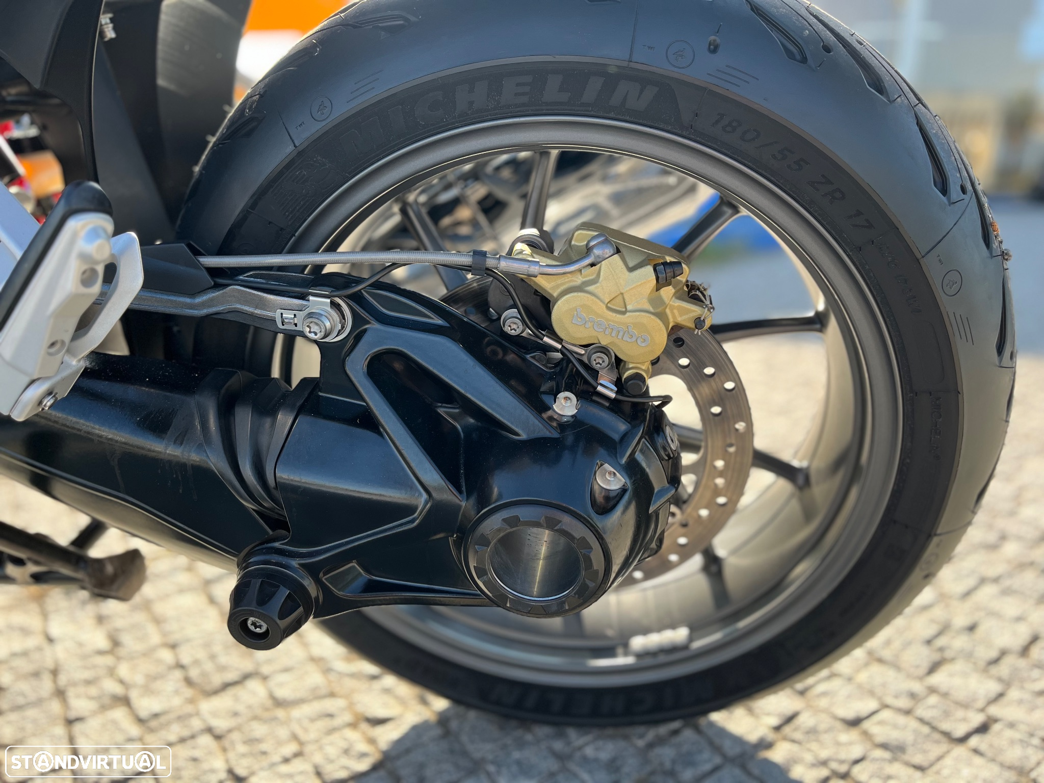 BMW R 1200 R - 15