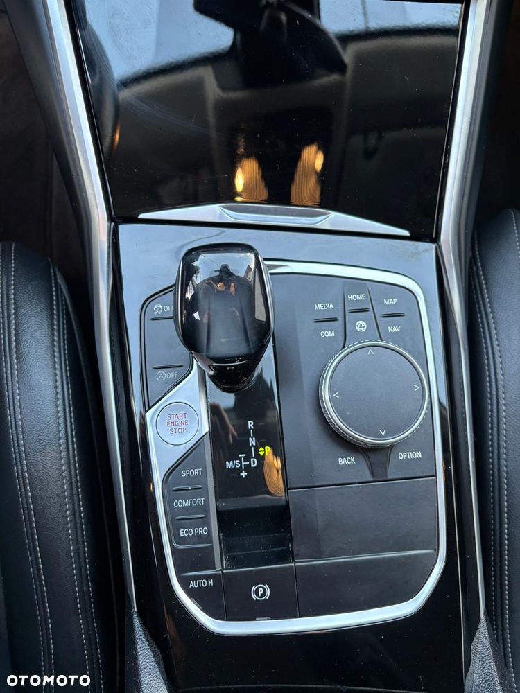 BMW Seria 3 318i - 28
