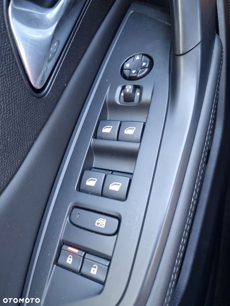 Peugeot 308 1.2 PureTech Allure Pack S&S - 31