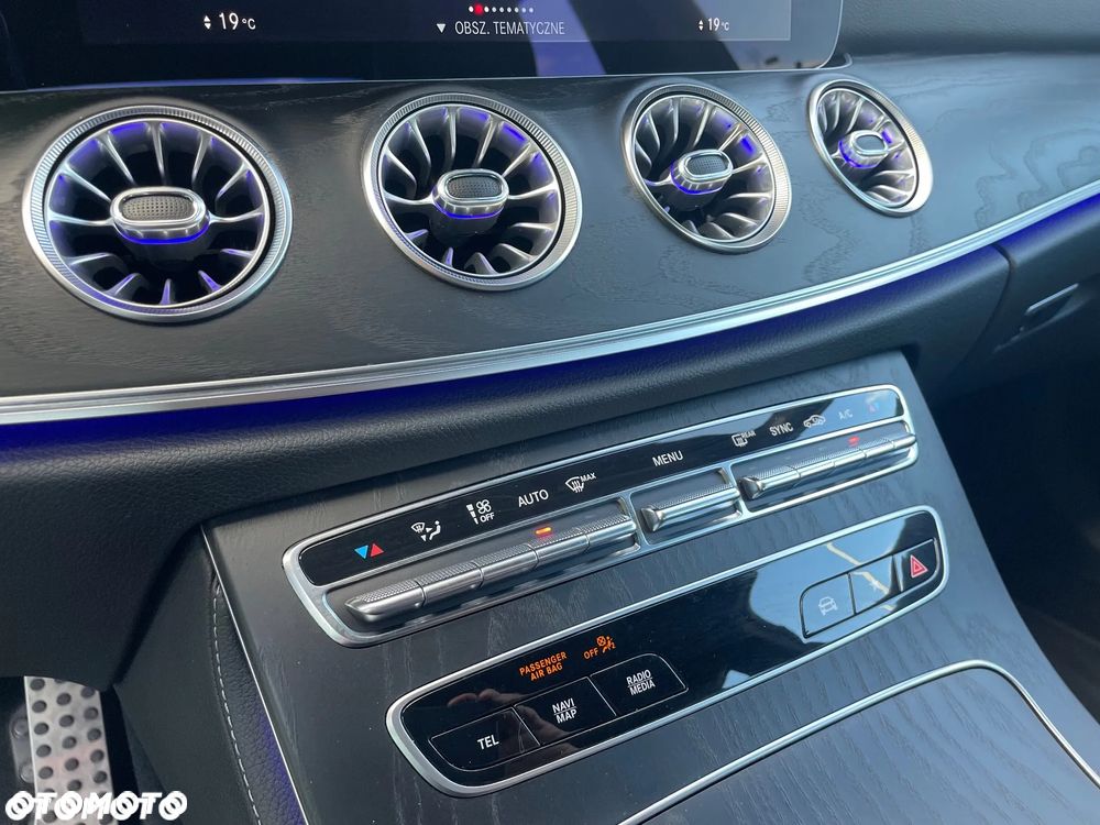 Mercedes-Benz CLS 300 d 4Matic 9G-TRONIC AMG Line - 36