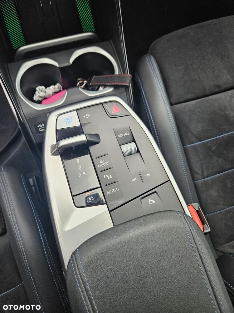 BMW iX1 xDrive30 66.5kWh M Sport Edition - 27