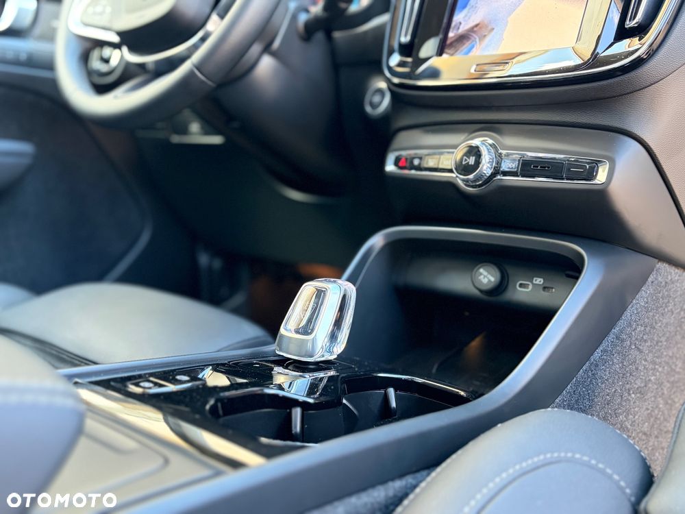 Volvo XC 40 B3 B DKG Plus Dark - 14