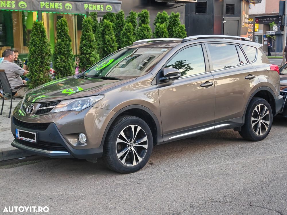 Toyota RAV4 2.2 D-4CAT 4WD Aut Luxury 18" - 1