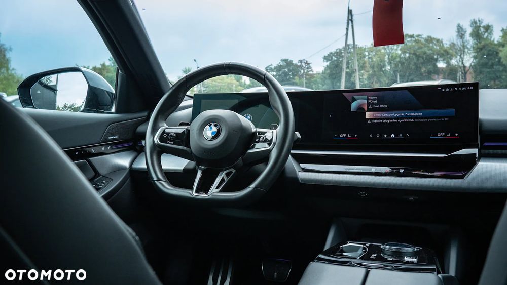 BMW Seria 5 520i - 11