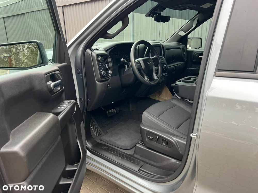 Chevrolet Silverado - 13