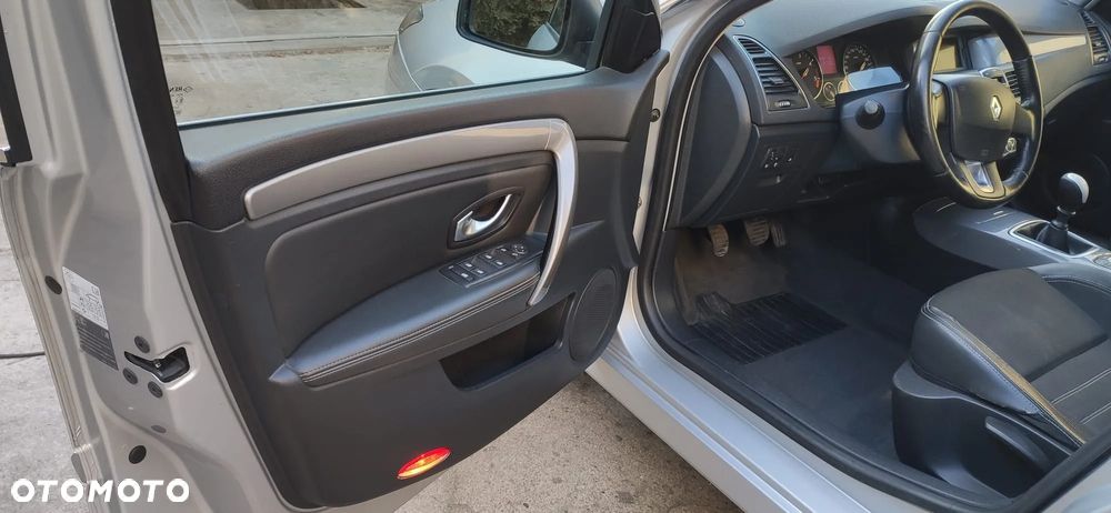 Renault Laguna 2.0 dCi Bose Edition - 4