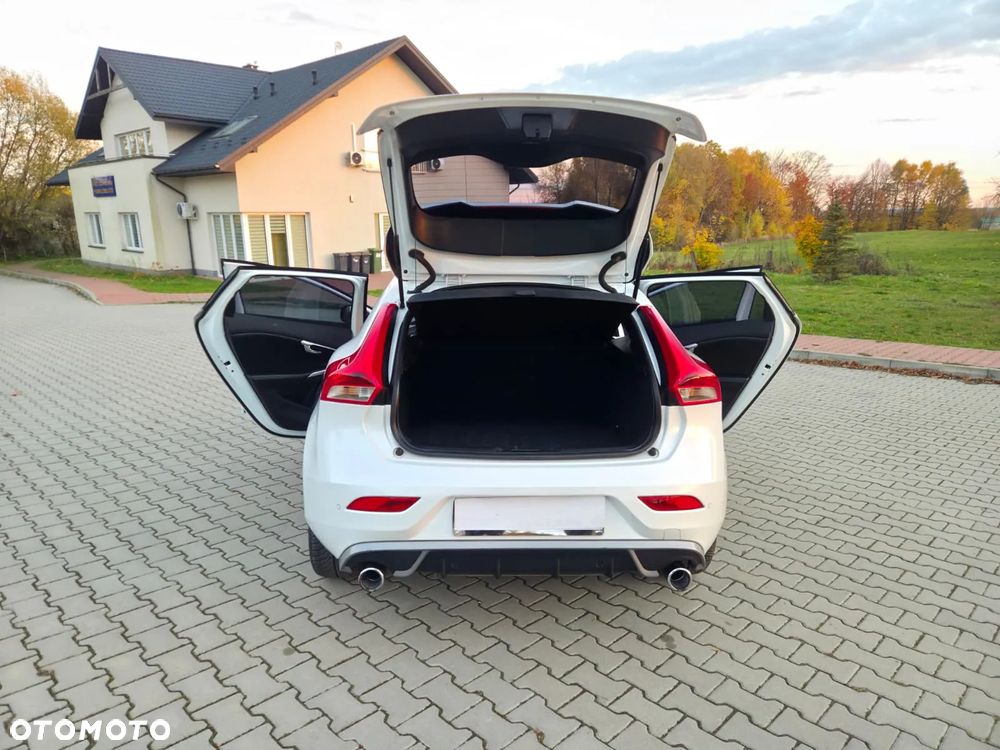 Volvo V40 T3 Geartronic RDesign - 21