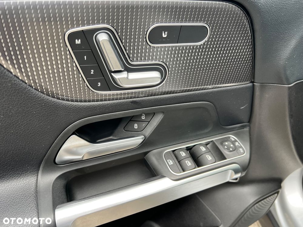 Mercedes-Benz GLB 250 4-Matic 8G-DCT - 19