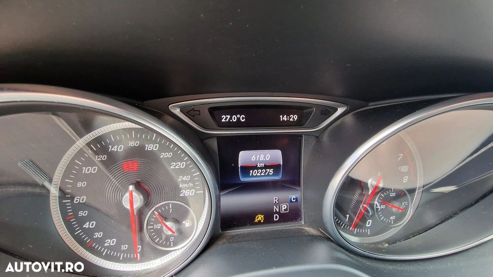 Mercedes-Benz GLA - 8