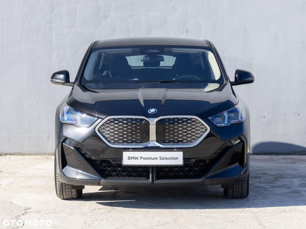 BMW iX2 - 4