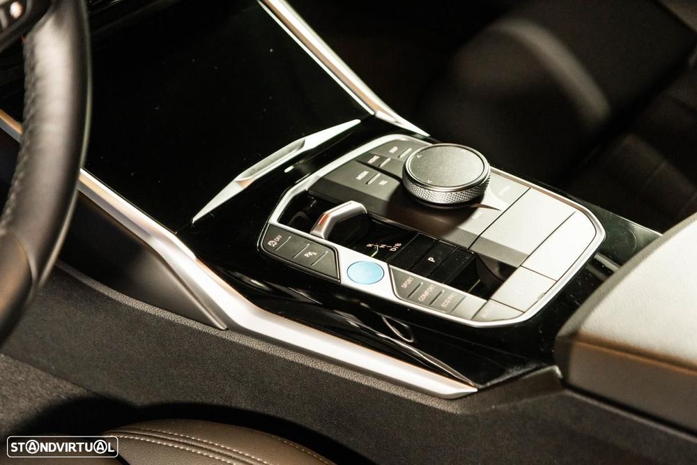 BMW i4 eDrive40 - 36