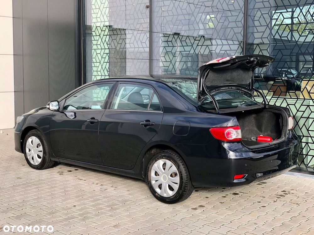 Toyota Corolla 1.6 Premium + - 28