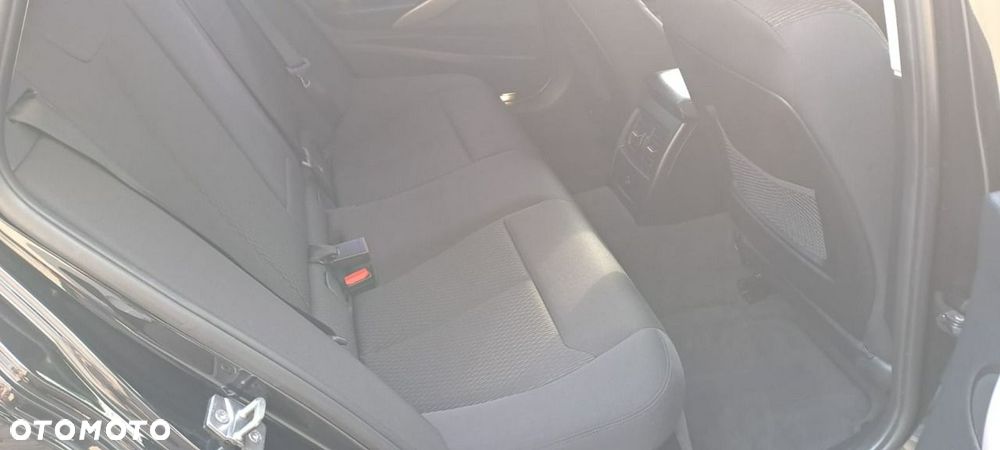 BMW Seria 3 318d Modern Line - 17