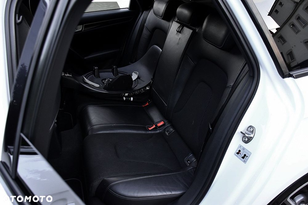 Audi A4 Avant 2.0 TDI Quattro S tronic - 22