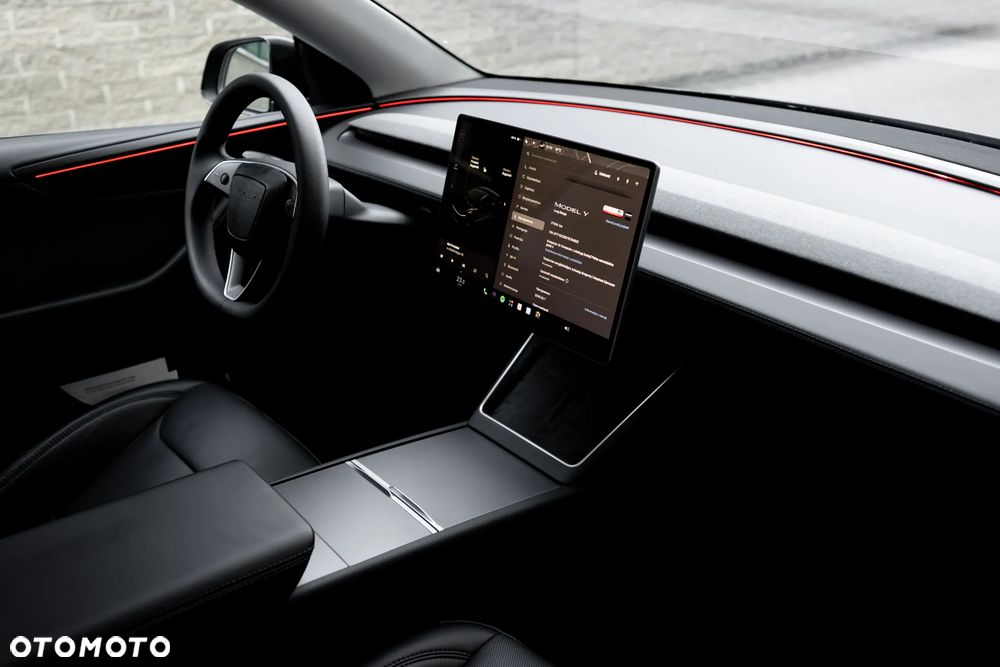 Tesla Model Y RWD - 7