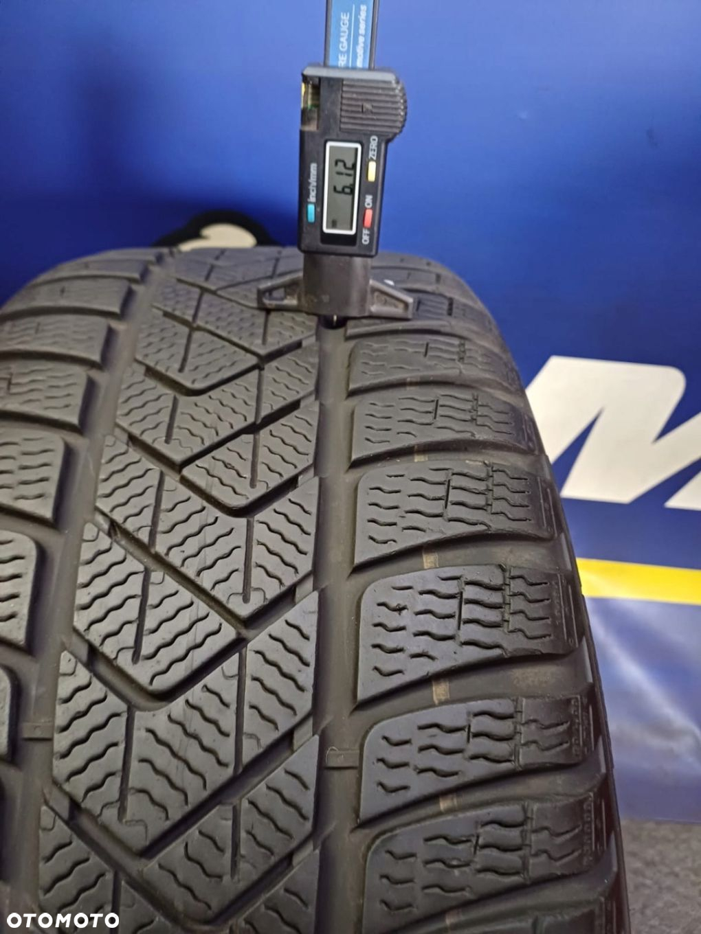 PIRELLI WINTER SOTTOZERO 3 235/45 R18 94V - 2