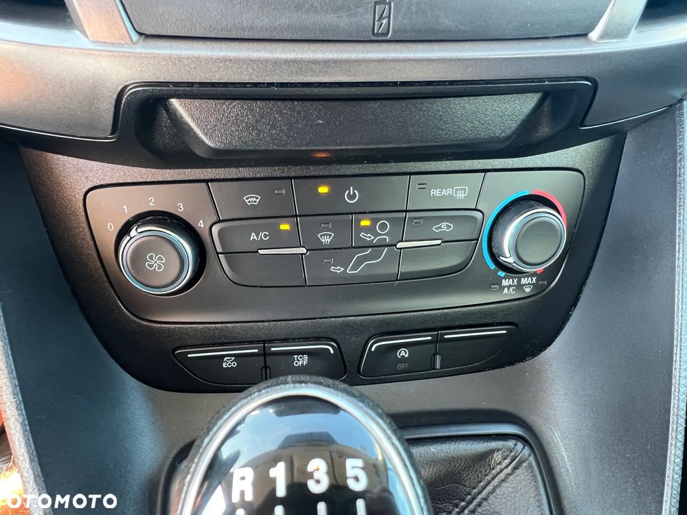 Ford Transit Connect - 32