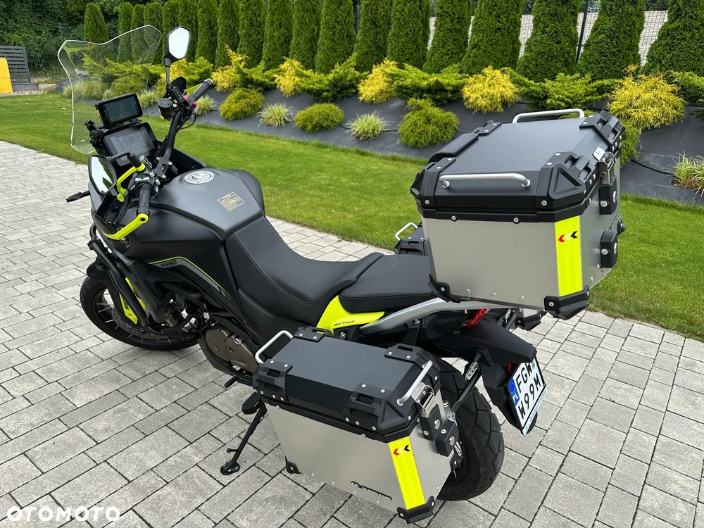 QJMOTOR SVT 650X - 3