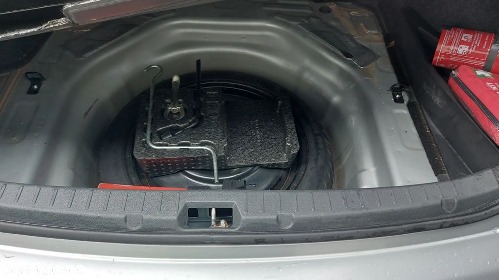 Toyota Corolla 1.6 Luna - 14