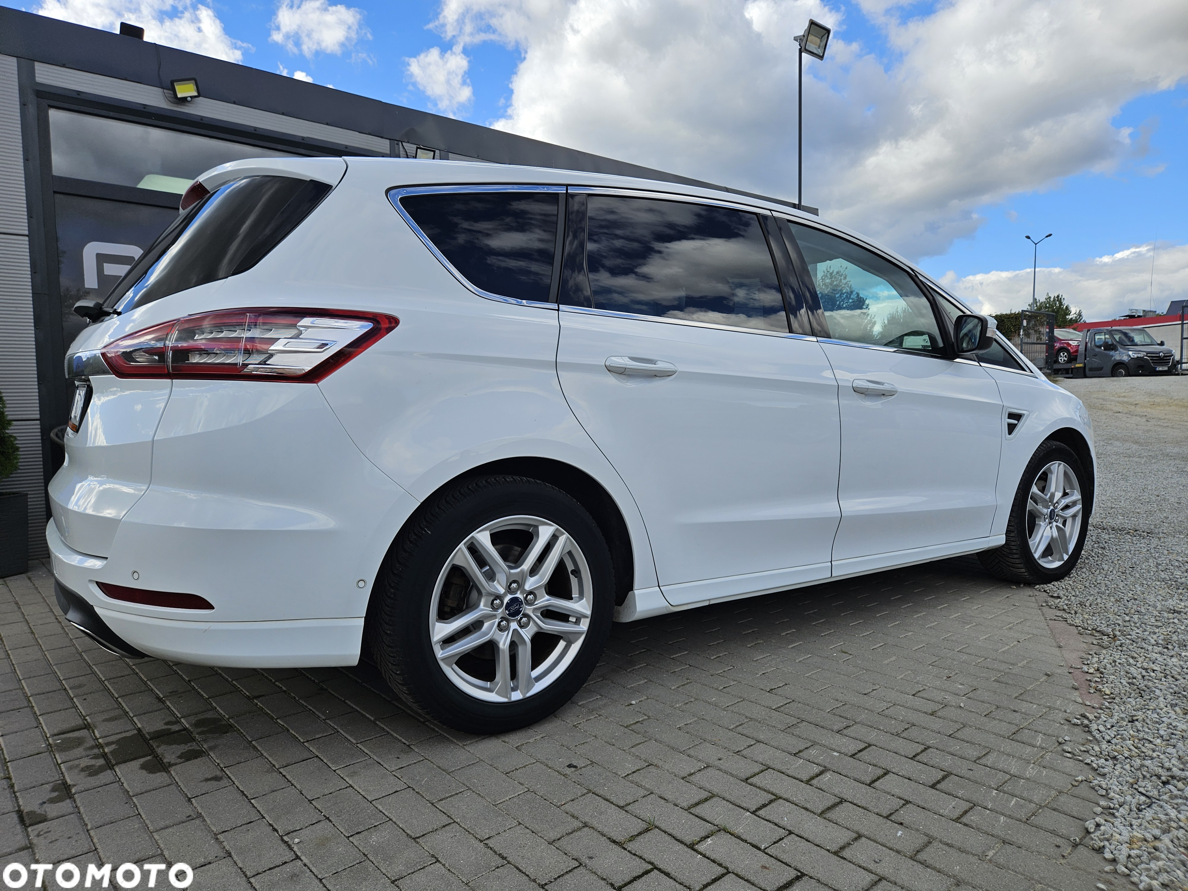 Ford S-Max 2.0 TDCi Titanium PowerShift - 2