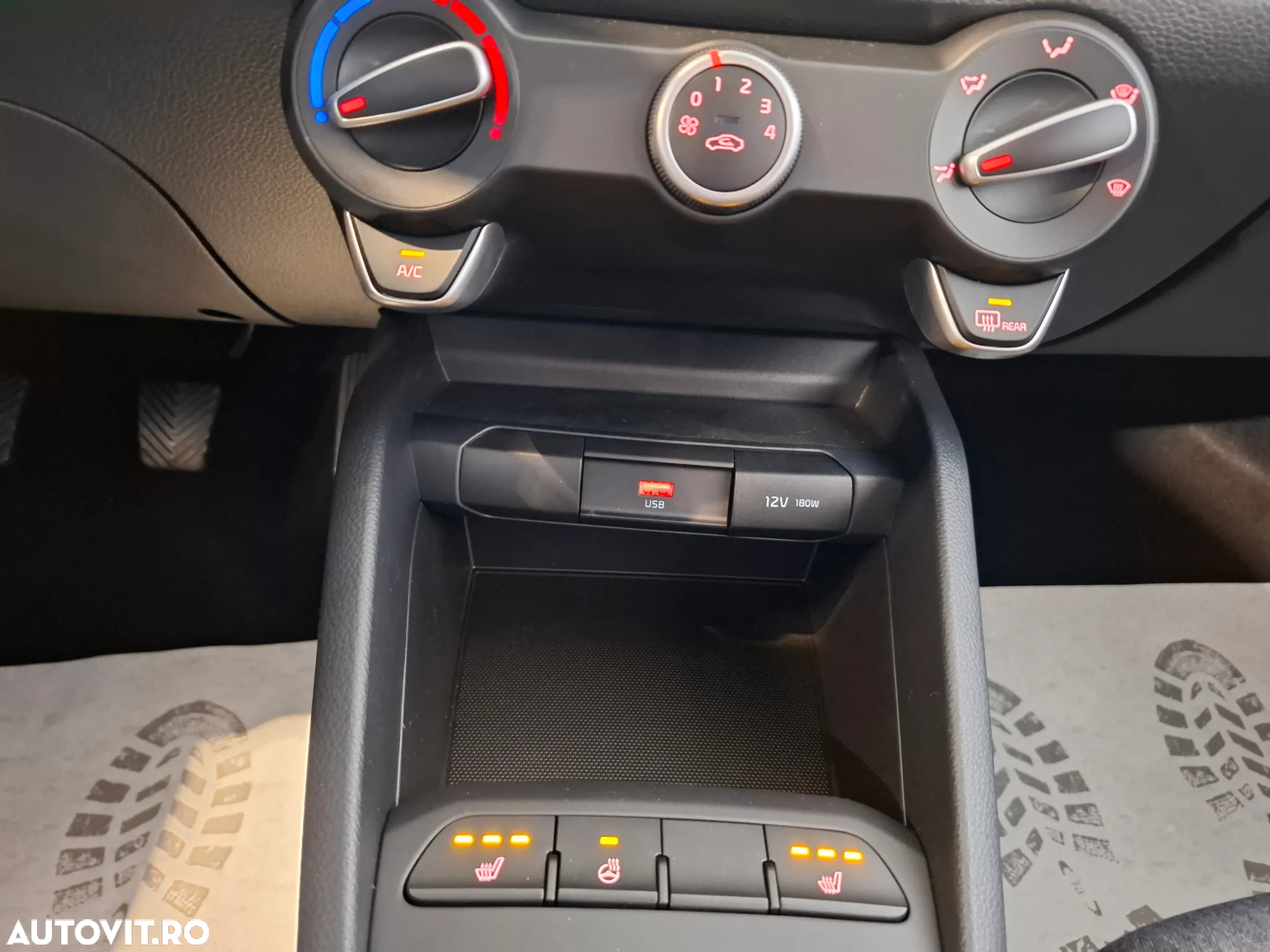 Kia Stonic 1.2 MPI 5MT Urban - 16