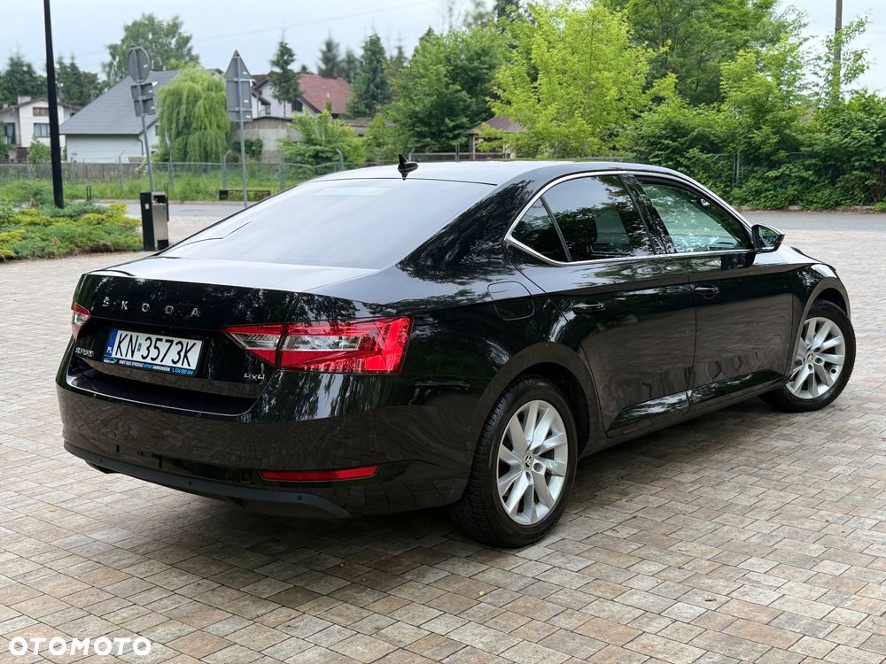 Skoda Superb 2.0 TDI SCR 4x4 Style DSG - 4