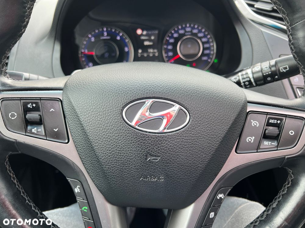 Hyundai i40 Kombi 1.7 CRDi DCT Premium - 19