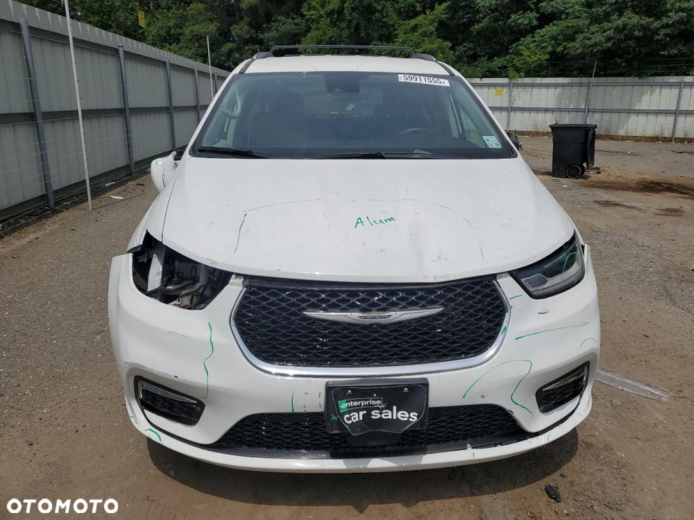 Chrysler Pacifica - 3