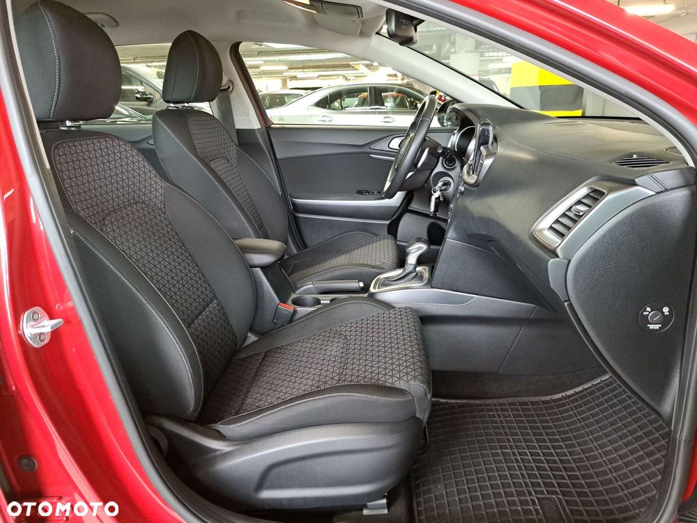 Kia Ceed - 16