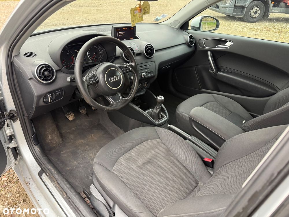 Audi A1 3-drzwiowe 1.6 TDI S line Sportpaket - 11