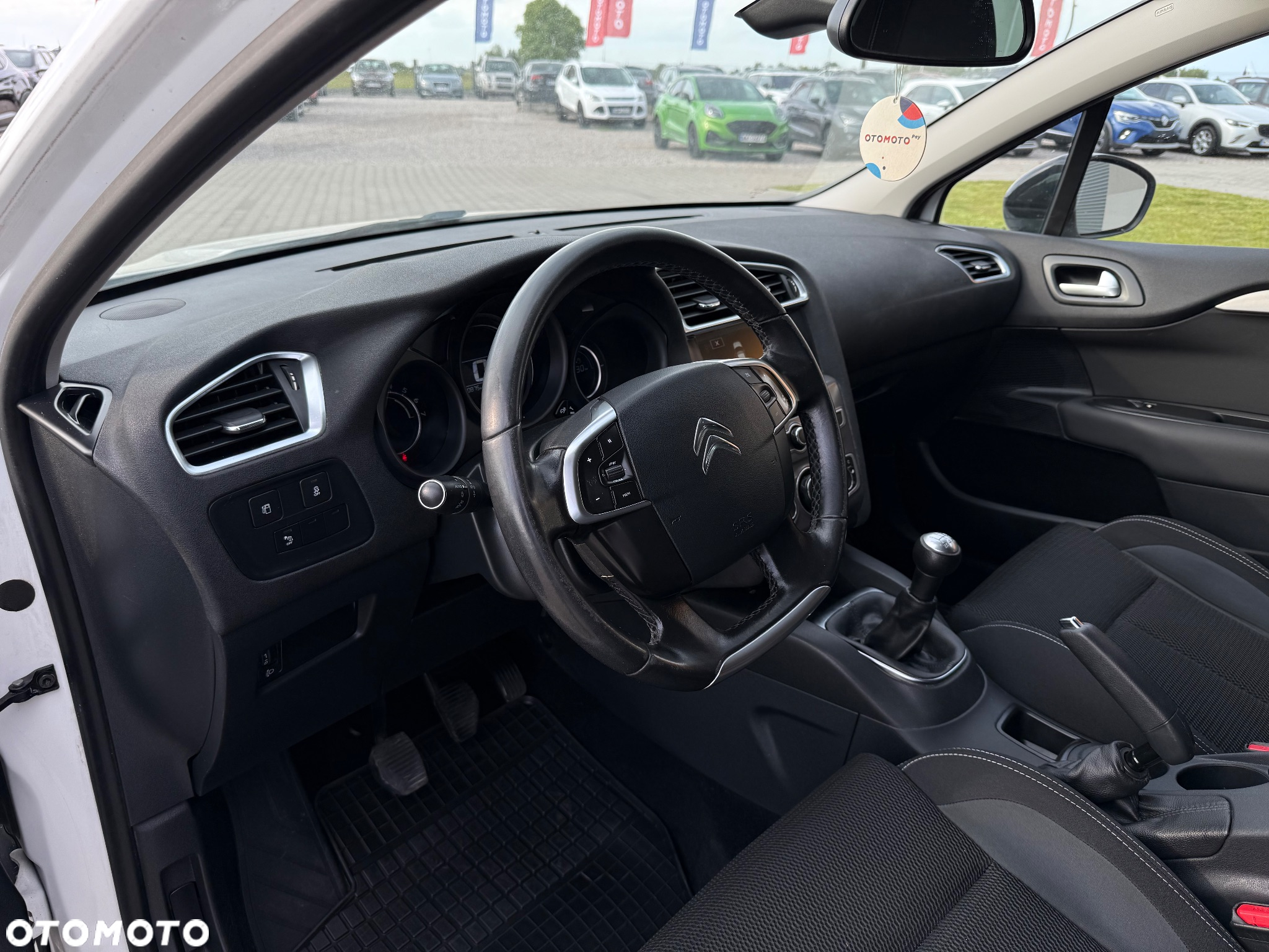 Citroën C4 e-HDi 115 Selection - 14