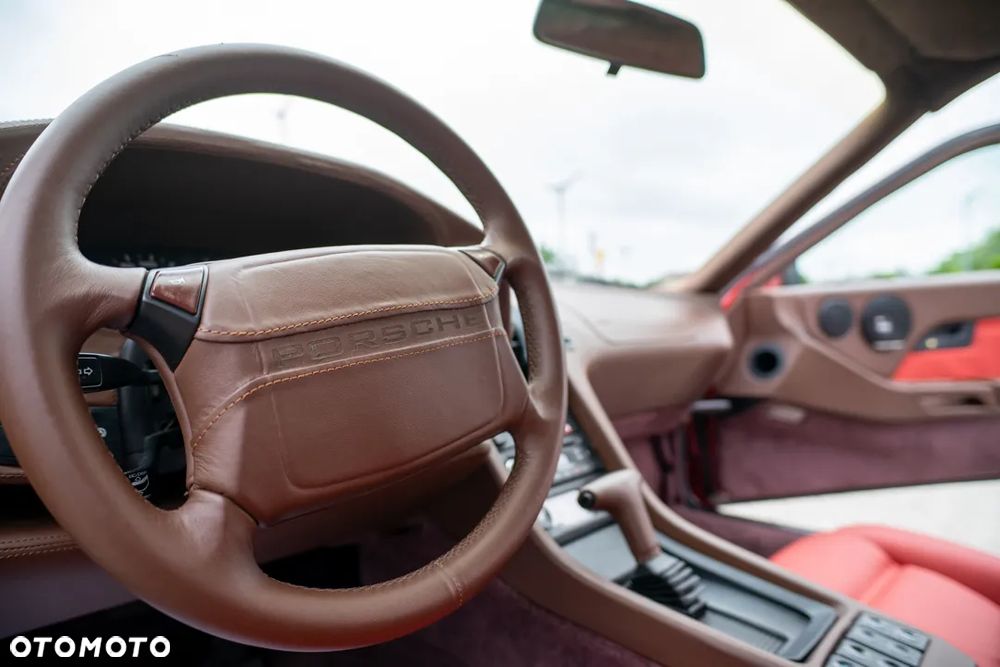 Porsche 928 S4 - 32