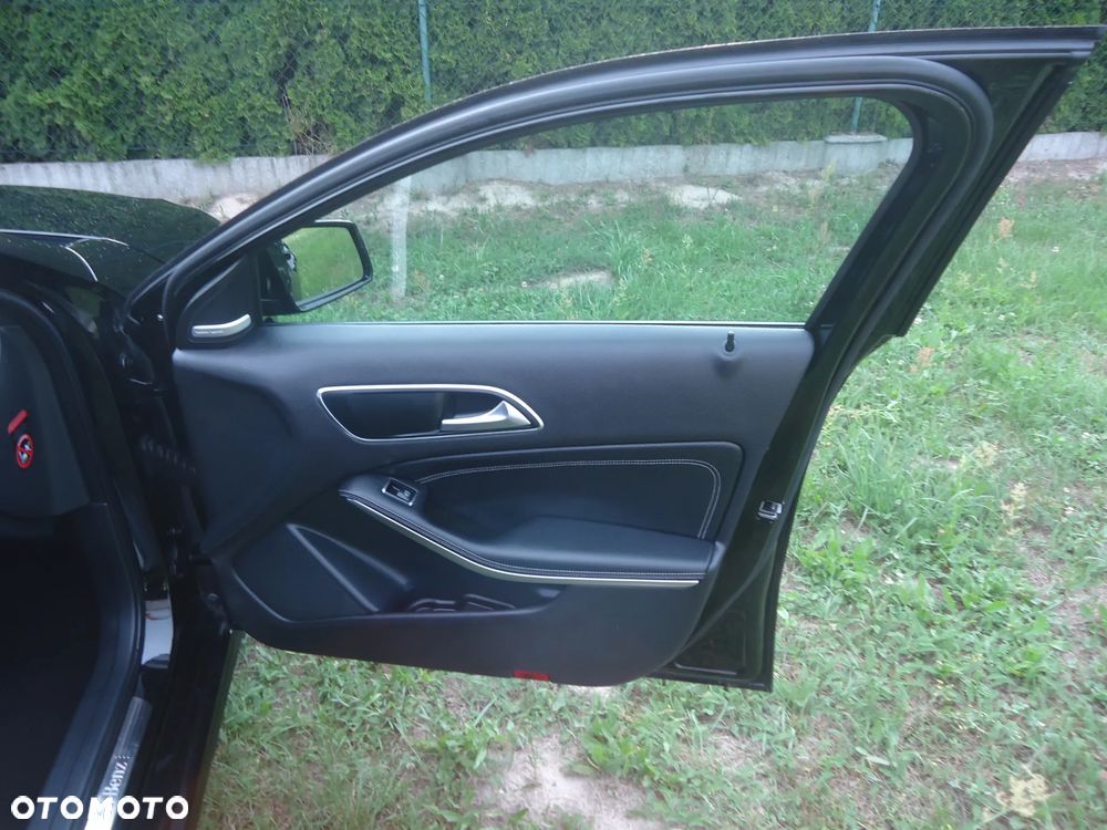 Mercedes-Benz Klasa A 200 AMG Line - 34
