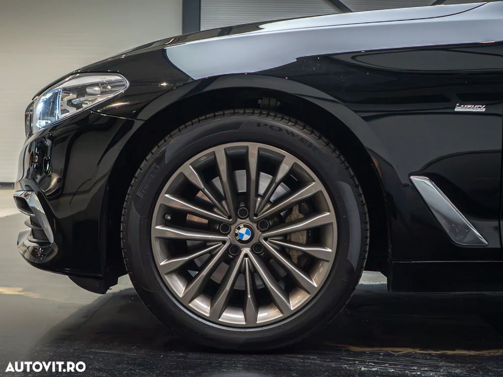 BMW Seria 5 530d xDrive Aut. Luxury Line - 40