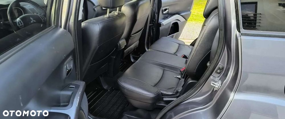 Mitsubishi Outlander - 13