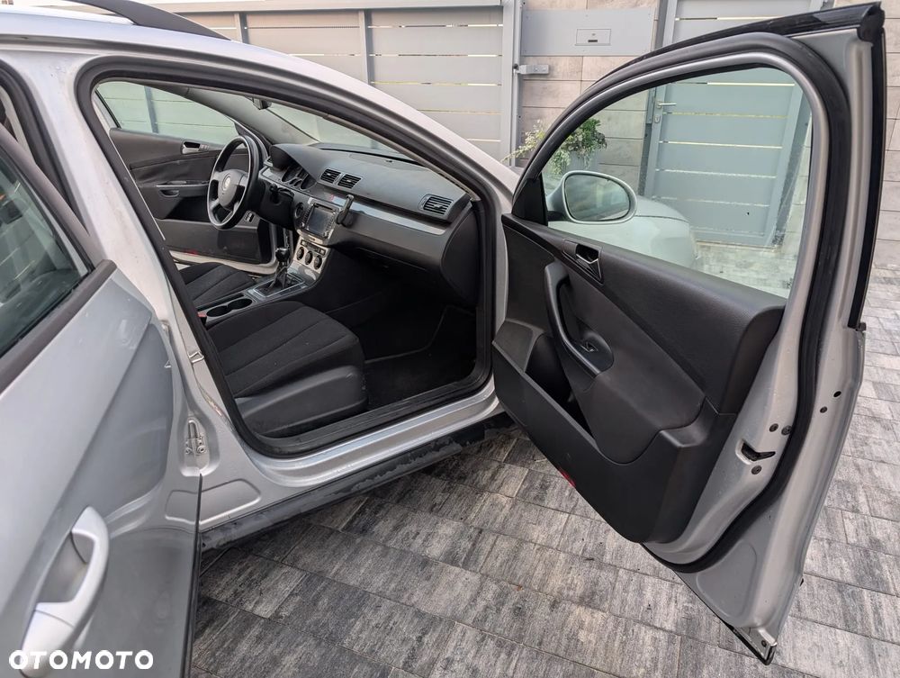 Volkswagen Passat 2.0 TDI DPF Trendline - 12