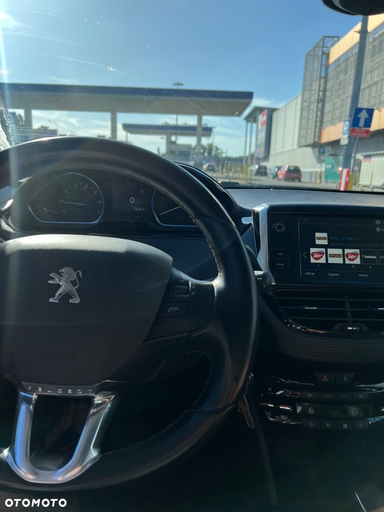 Peugeot 2008 1.2 Pure Tech Allure S&S EAT6 - 12
