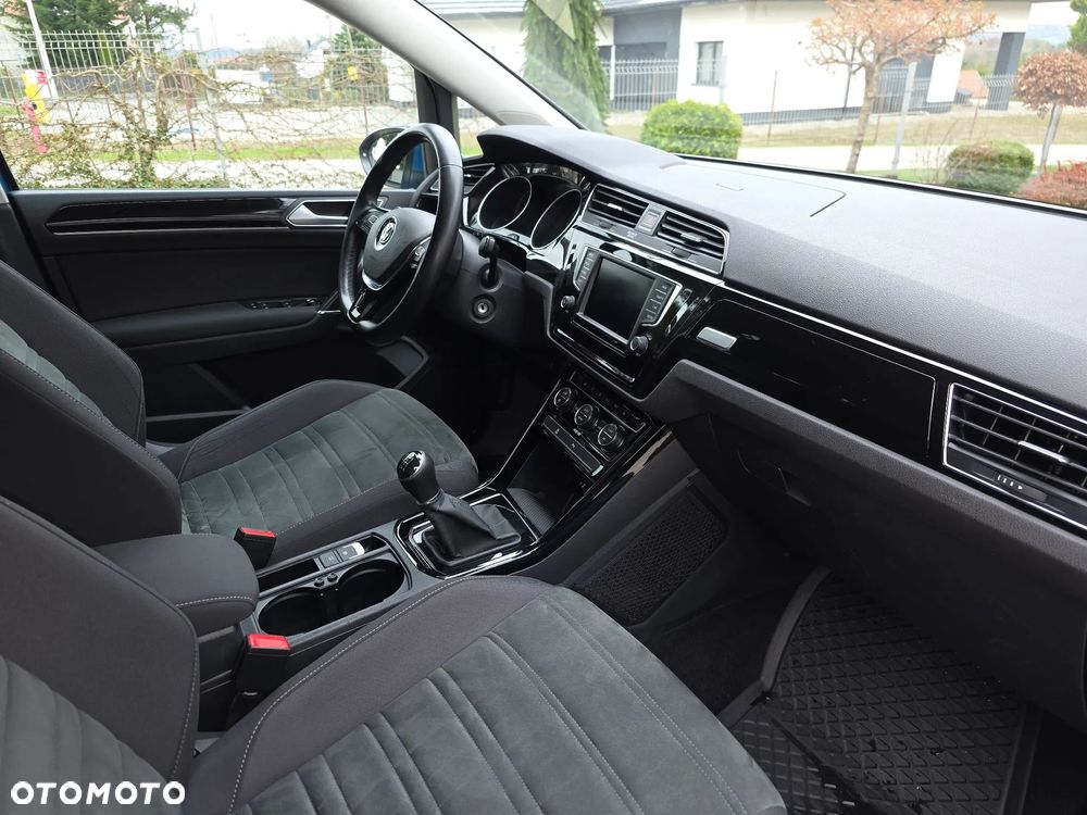 Volkswagen Touran 1.4 TSI BMT Highline - 6