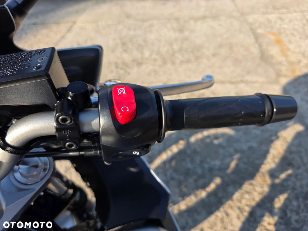 Yamaha FZ6 - 18