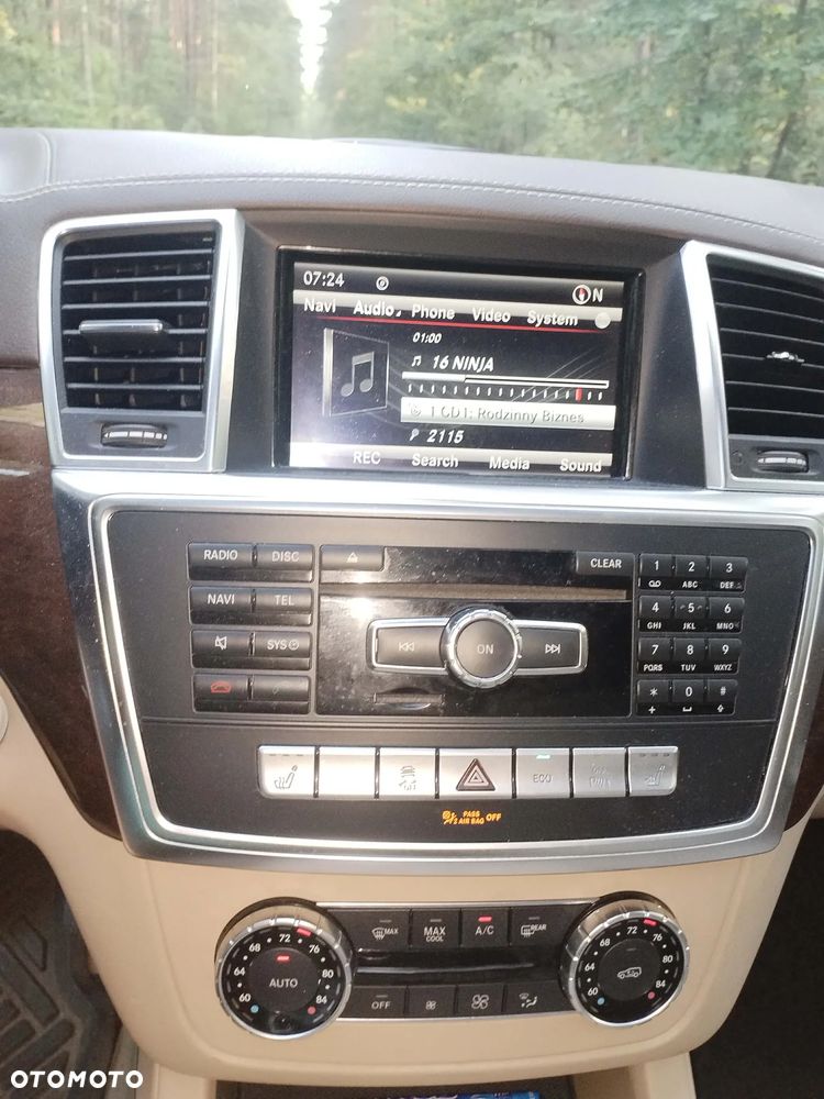 Mercedes-Benz GL 400 4Matic 7G-TRONIC - 22