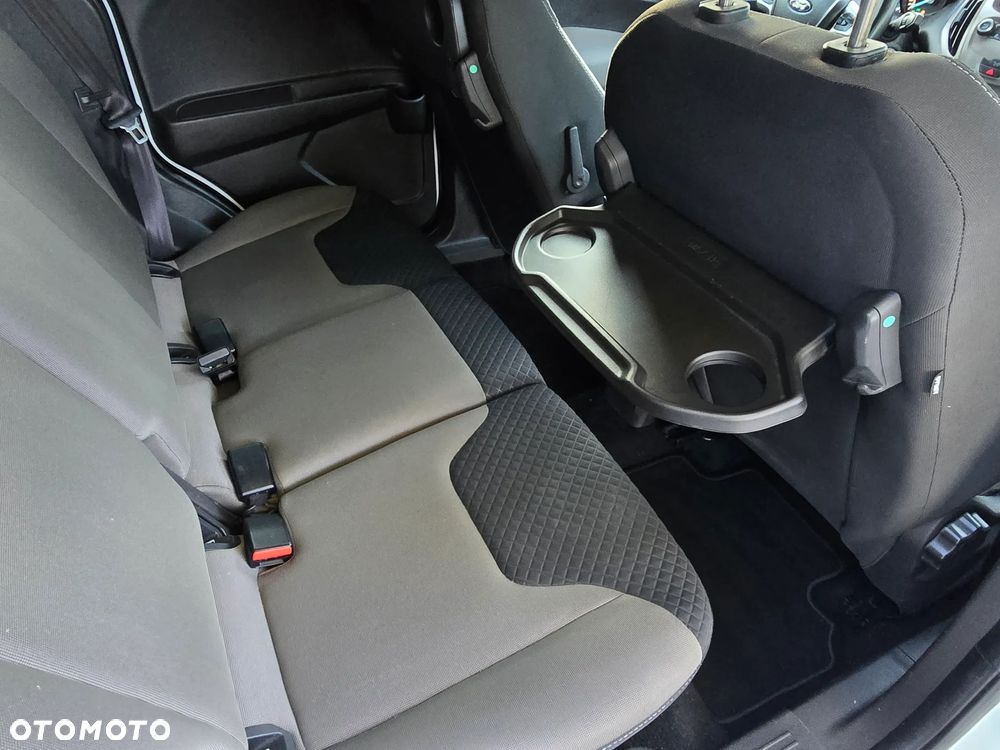 Ford Tourneo Courier 1.5 TDCi Titanium - 25